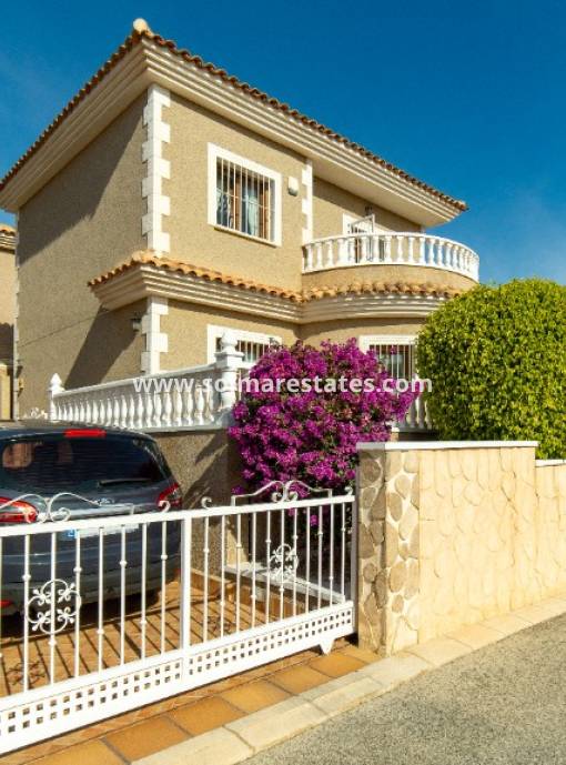 Villa independiente - Venta - Los Altos - Los Altos