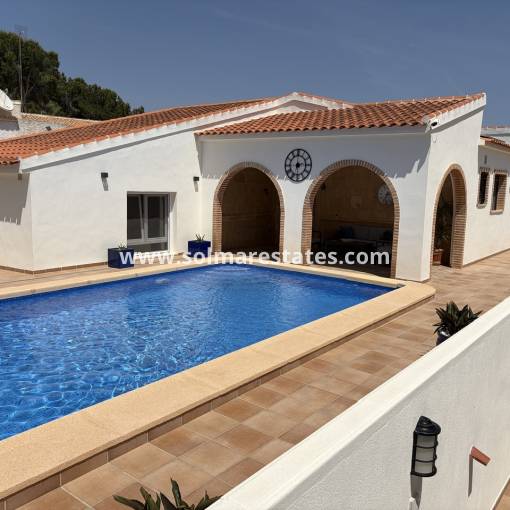 Villa independiente - Venta - Pinar De Campoverde - Pinar de Campoverde