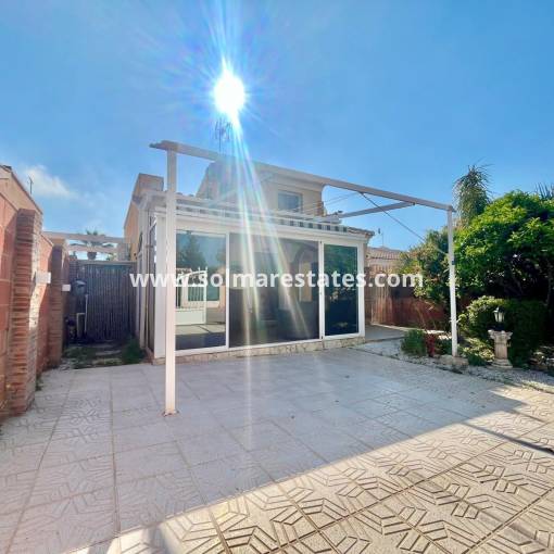 Villa independiente - Venta - Playa Flamenca - Las Chismosas