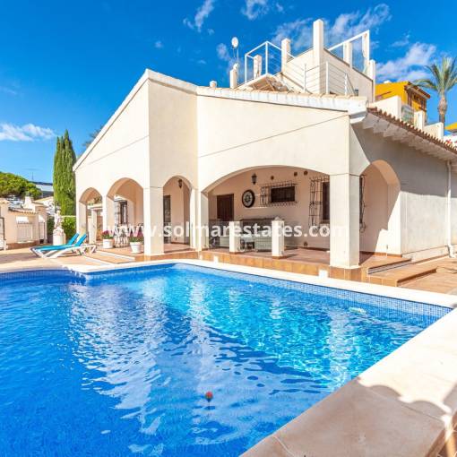 Villa independiente - Venta - Punta Prima - R-68038