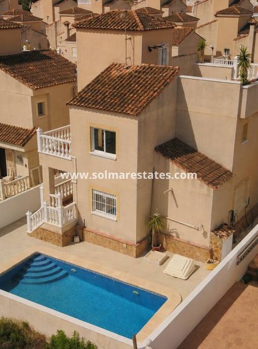 Villa independiente - Venta - San Miguel De Salinas - Lake View Mansions