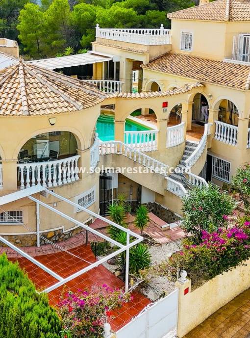 Villa independiente - Venta - San Miguel De Salinas - Las Comunicaciones