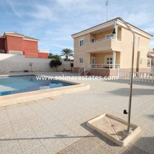 Villa independiente - Venta - Torrevieja - R-38545