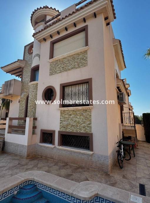 Villa independiente - Venta - Villamartin - PAU 26