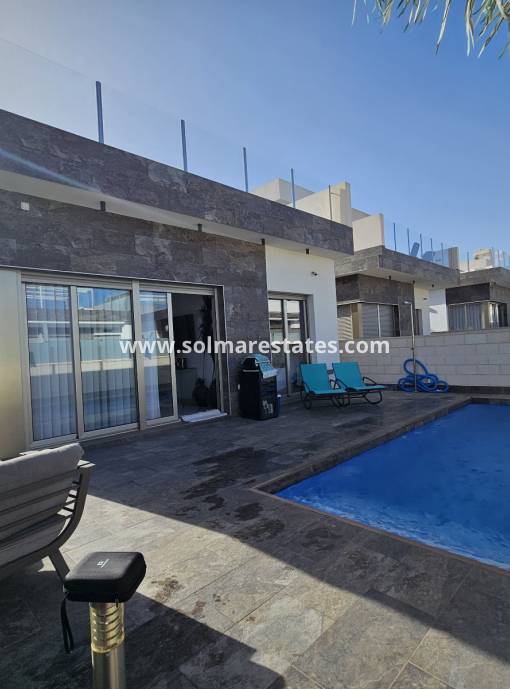 Villa independiente - Venta - Villamartin - PAU 26