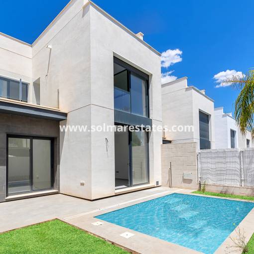 Villa independiente - Venta - Villamartin - R-45758