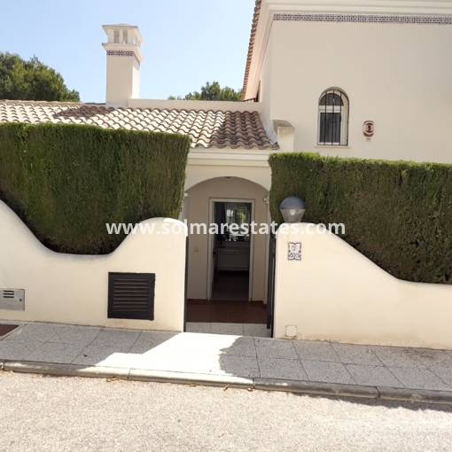 Villa independiente - Venta - Villamartin - R-95638