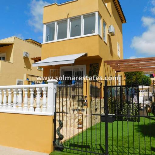 Villa independiente - Venta - Villamartin - R11705