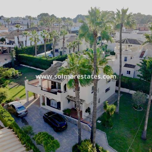 Villa independiente - Venta - Villamartin - Villamartin