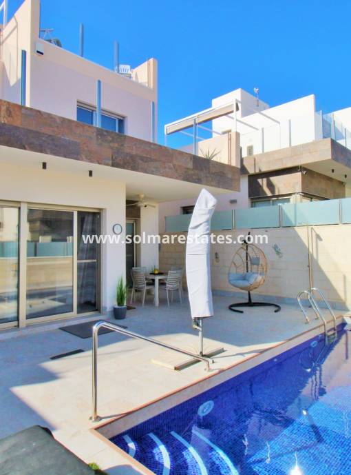 Villa independiente - Venta - Villamartin - Villamartin