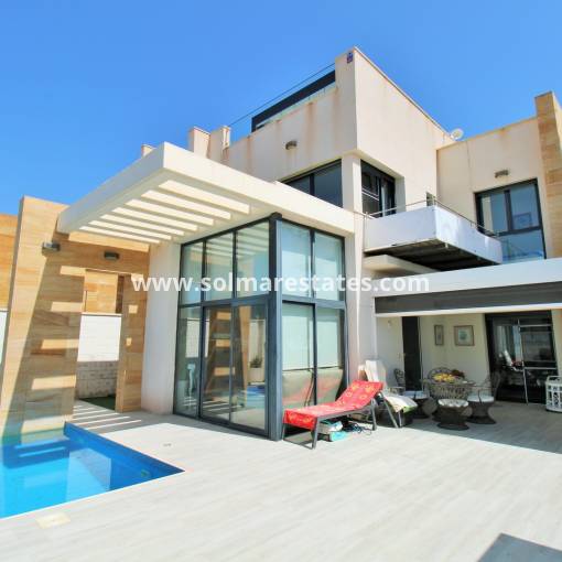 Villa individuelle - Resale - Cabo Roig - R-74409