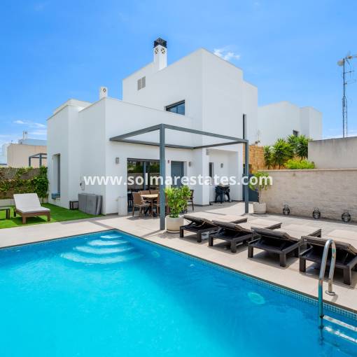 Vrijstaande Villa - Resale - Ciudad Quesada - R-48973