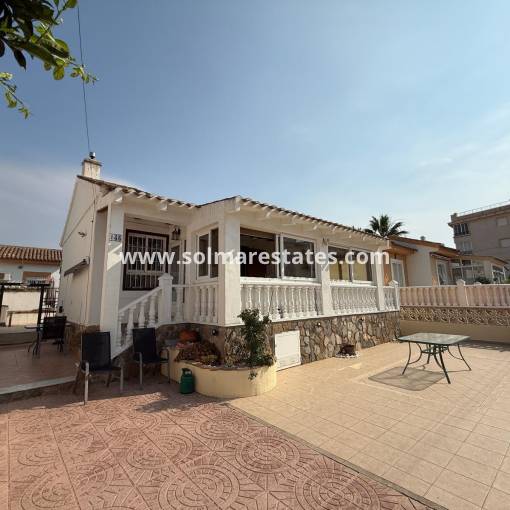 Vrijstaande Villa - Resale - Playa Flamenca - R11669
