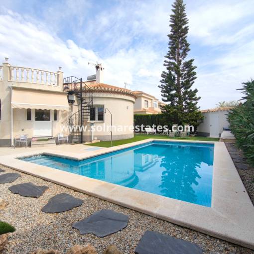 Vrijstaande Villa - Resale - Playa Flamenca - R11700