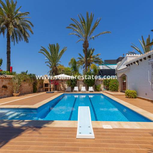 Vrijstaande Villa - Resale - Punta Prima - R-40795