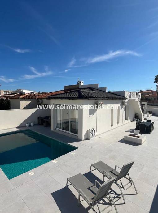 Vrijstaande Villa - Resale - Torrevieja - La Siesta