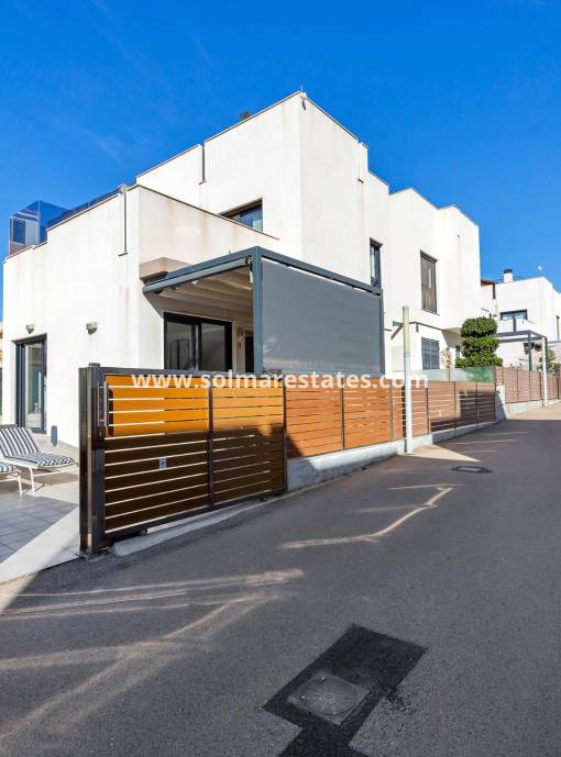 Vrijstaande Villa - Resale - Torrevieja - Nueva Torrevieja