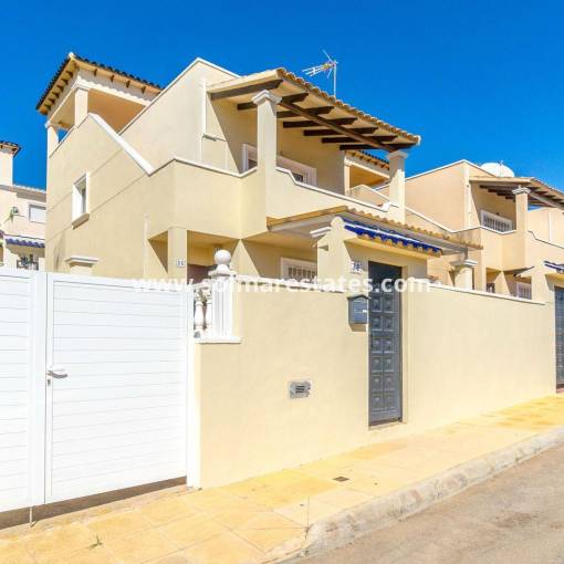 Vrijstaande Villa - Resale - Villamartin - Blue Hills