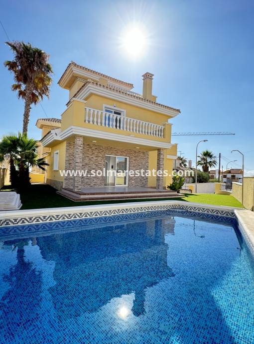 Vrijstaande Villa - Resale - Villamartin - El Galan