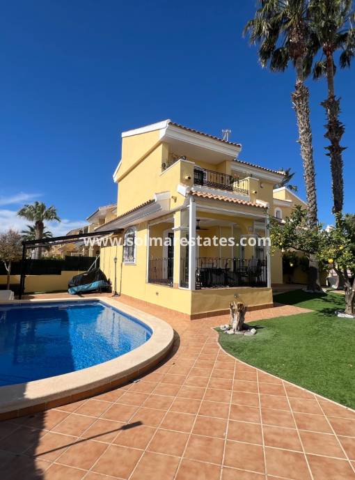 Vrijstaande Villa - Resale - Villamartin - Los Dolses