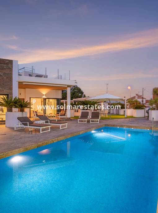 Vrijstaande Villa - Resale - Villamartin - PAU 26