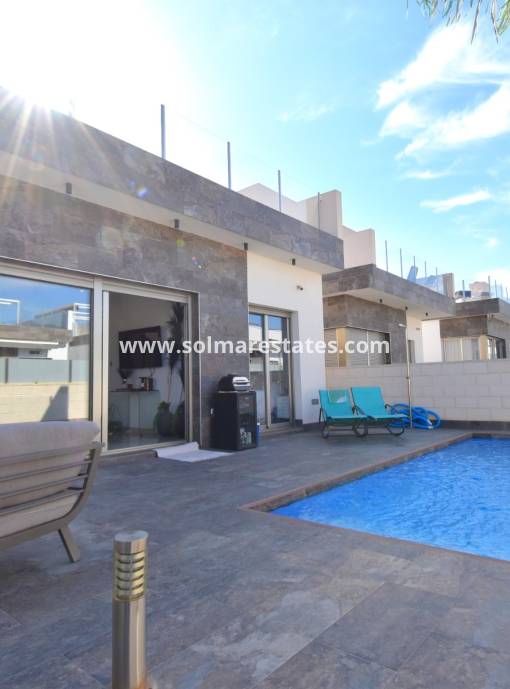 Vrijstaande Villa - Resale - Villamartin - PAU 26