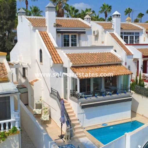 Vrijstaande Villa - Resale - Villamartin - R-81214