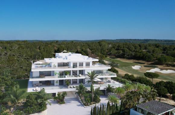 Las Colinas Golf & Country Club