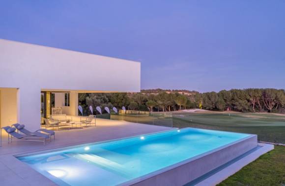 Las Colinas Golf & Country Club