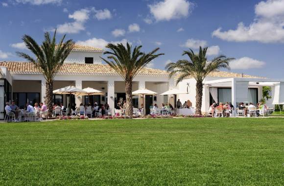 Las Colinas Golf & Country Club