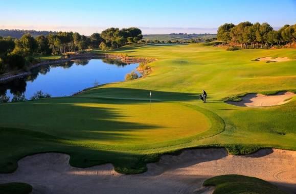 Las Colinas Golf & Country Club