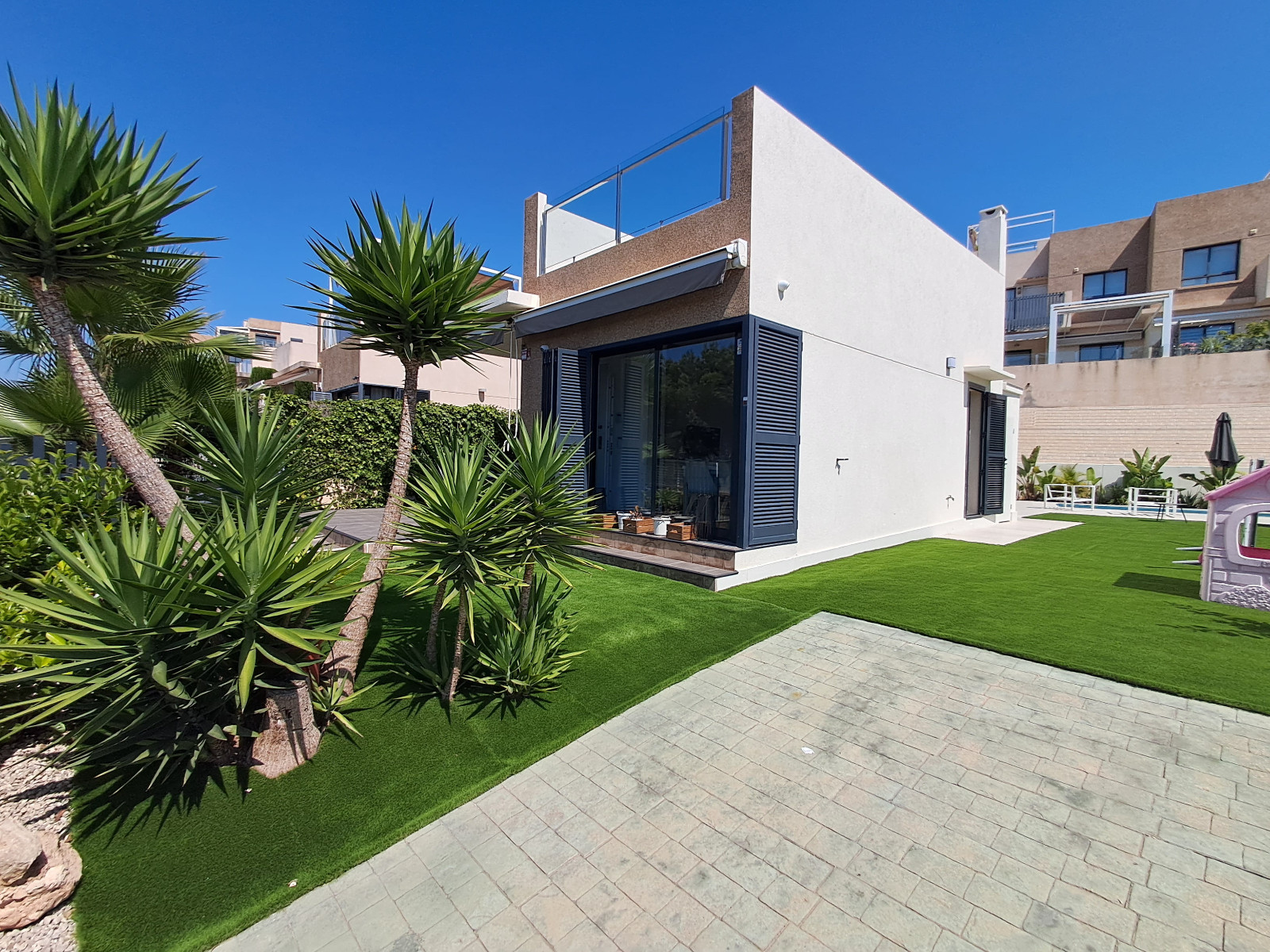 Villa in La Zenia - view 1