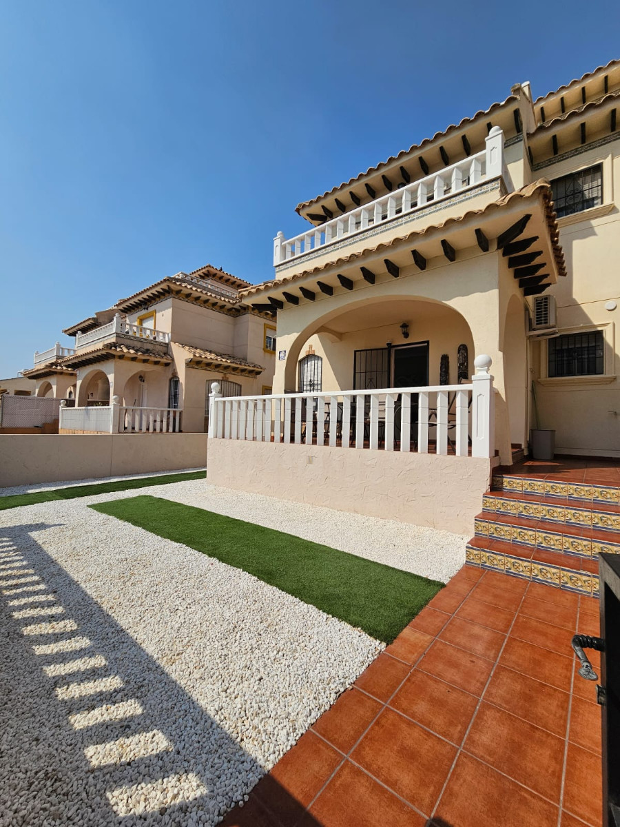 Villa in La Zenia - Image 2