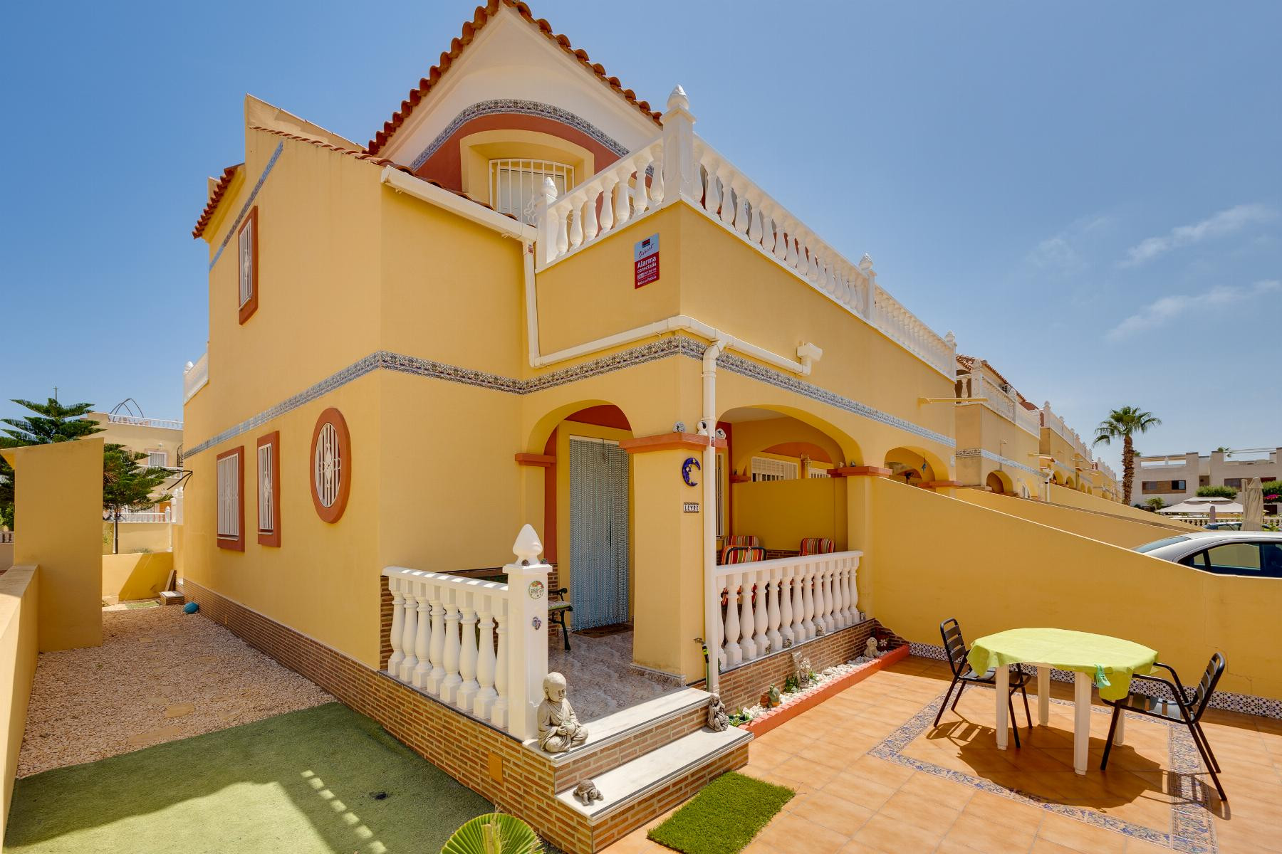 House in La Zenia - view 1