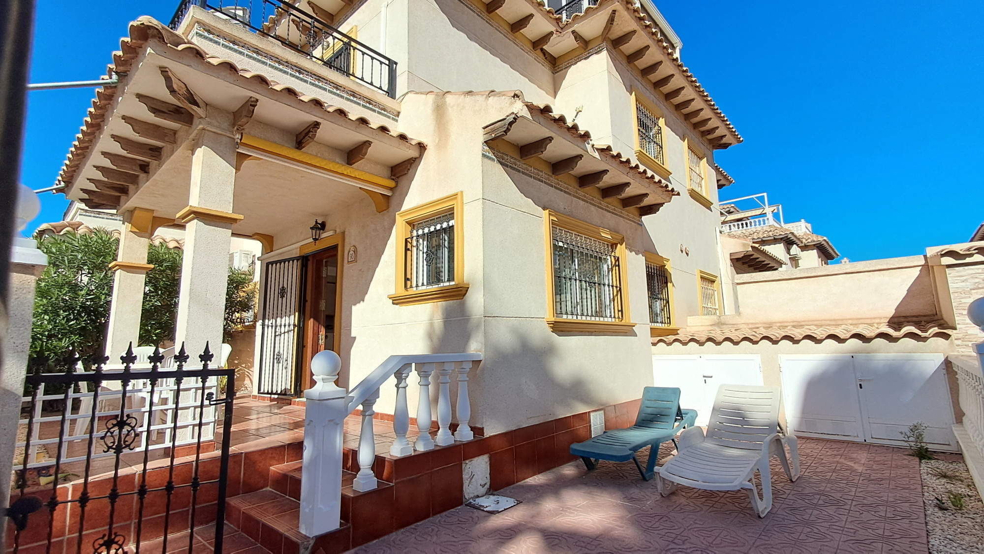 Villa in Playa Flamenca - view 1