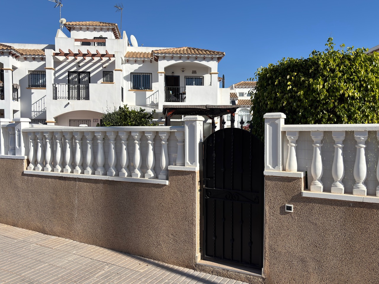 Apartment in Punta Prima - view 1